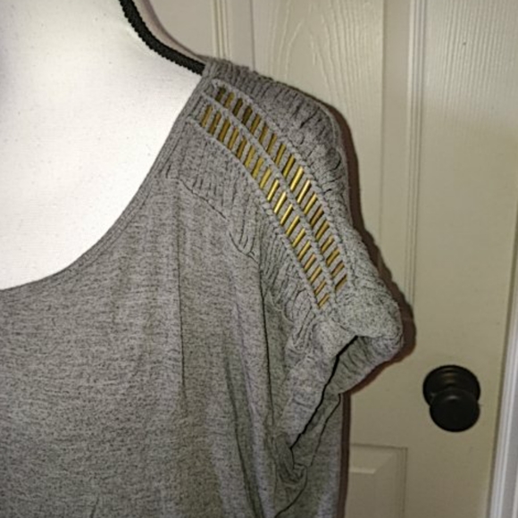 Rose & Olive GOLD Bar Embellished Shoulder Top L - Picture 2 of 5